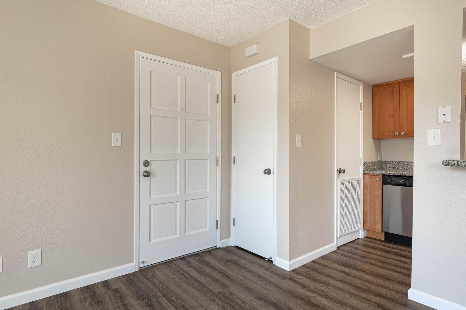 Detail Gallery Image 2 of 22 For 3701 Colonial Dr #76,  Modesto,  CA 95356 - 1 Beds | 1 Baths