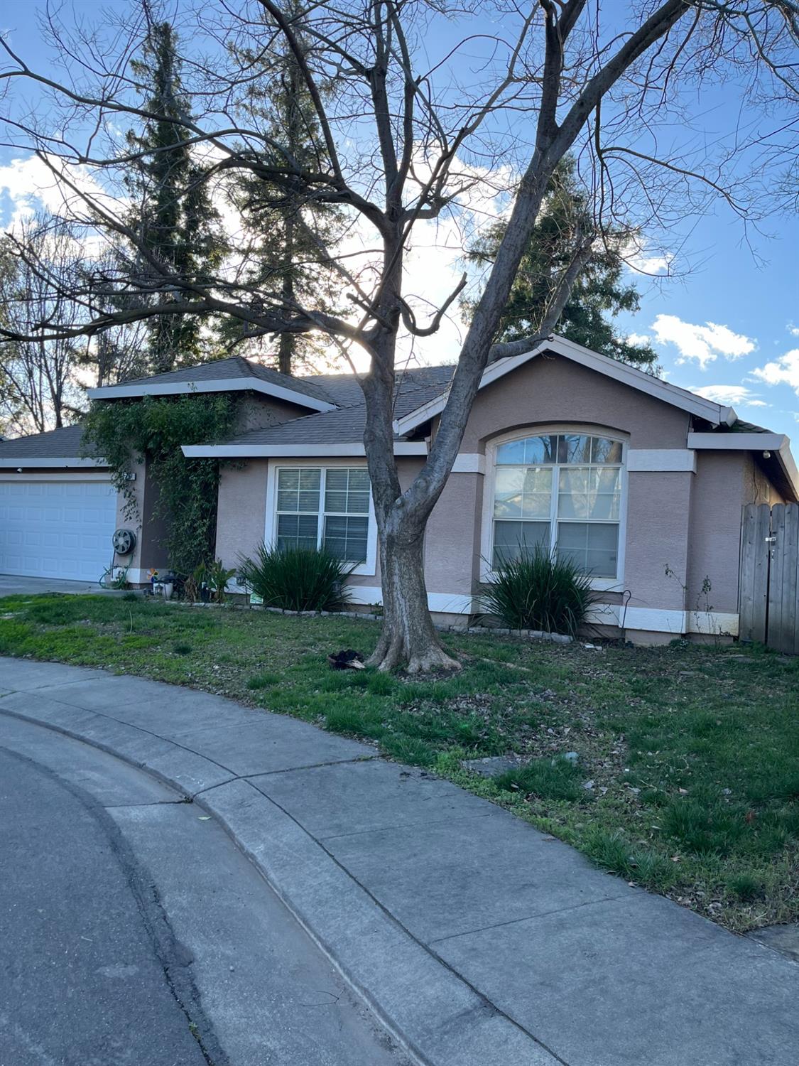 Photo of 237 Pearl Ct in Woodland, CA