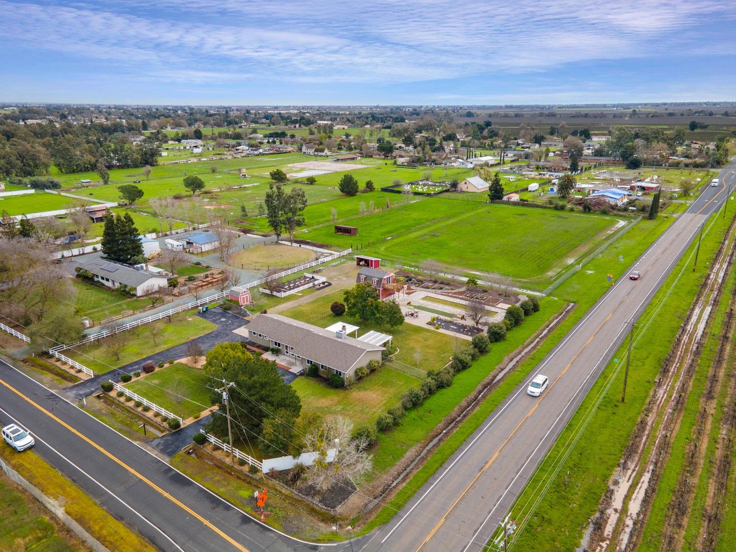 E Forest Lake Road, Acampo, California image 17