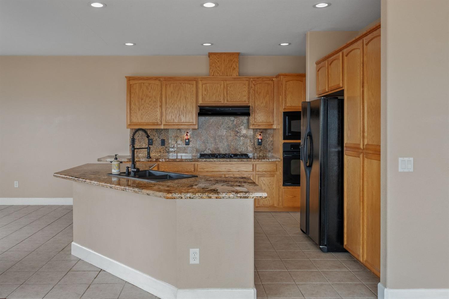 Detail Gallery Image 10 of 51 For 46 Table Top Ct, Copperopolis,  CA 95228 - 3 Beds | 2/1 Baths