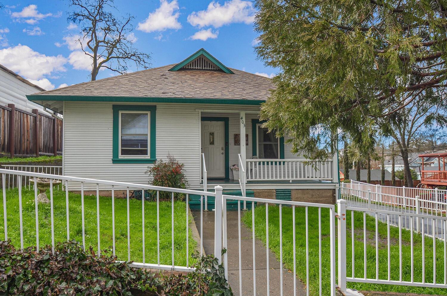 Photo of 403 Bright Ave in Jackson, CA