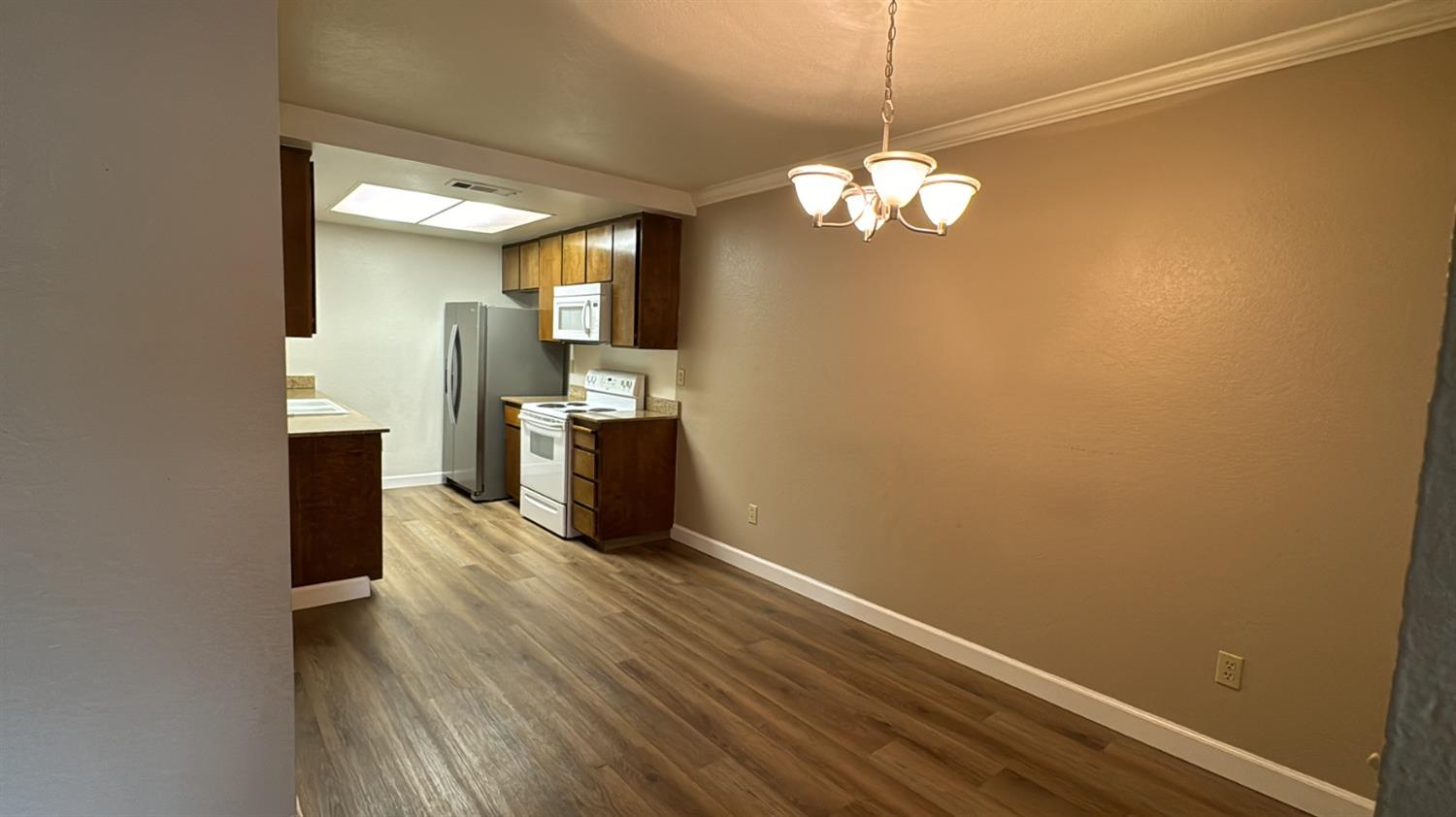 Detail Gallery Image 9 of 17 For 468 Cherry Ln #F,  Manteca,  CA 95337 - 2 Beds | 1 Baths