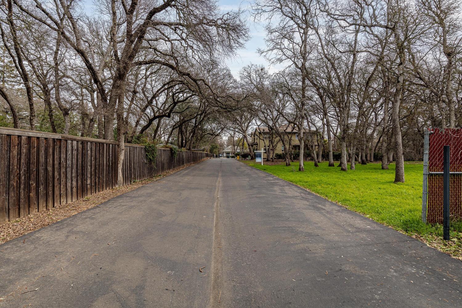 Detail Gallery Image 4 of 23 For 0 Secluded Oaks Ln, Carmichael,  CA 95608 - – Beds | – Baths