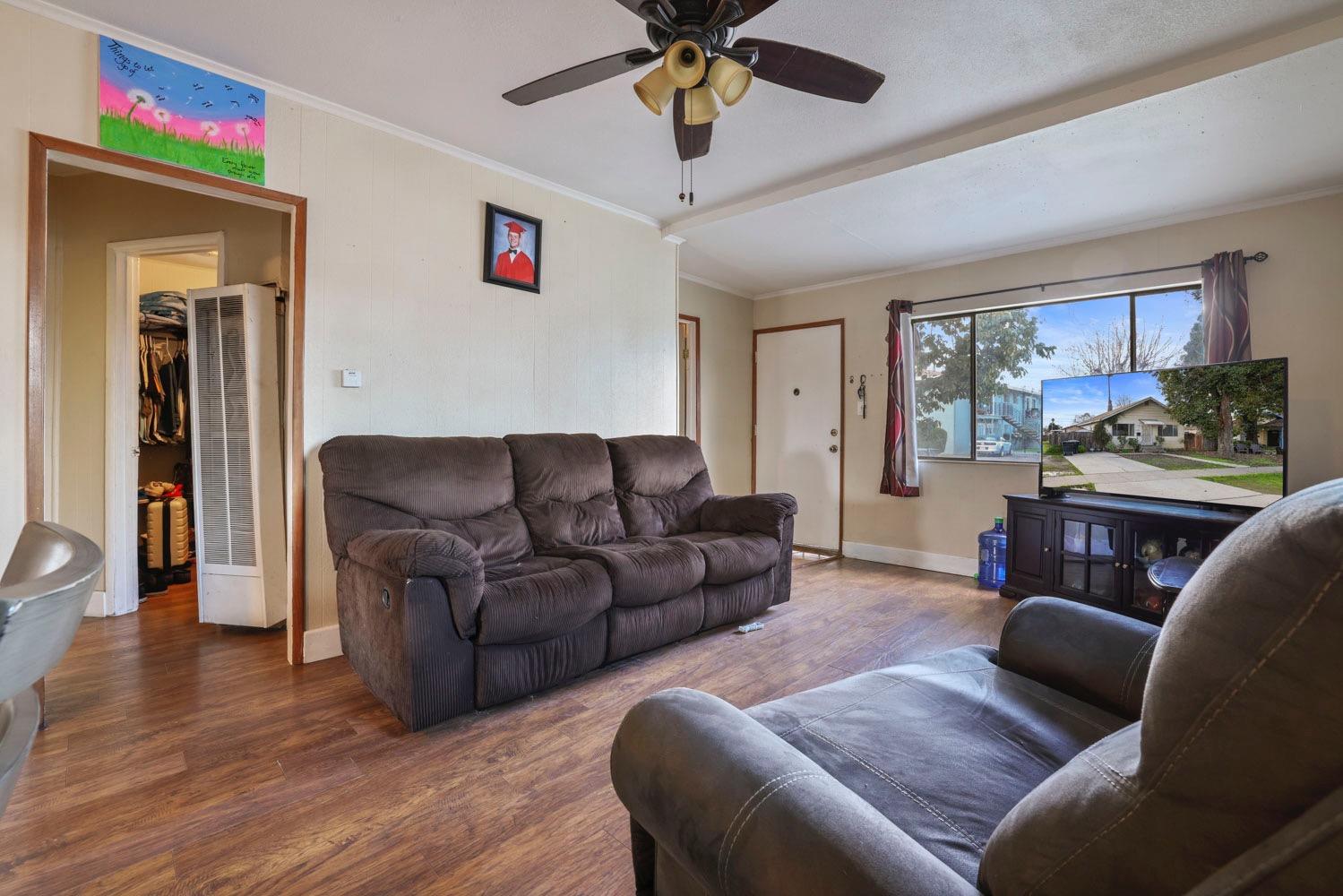 Detail Gallery Image 8 of 37 For 130 2nd St, Ripon,  CA 95366 - 2 Beds | 2 Baths