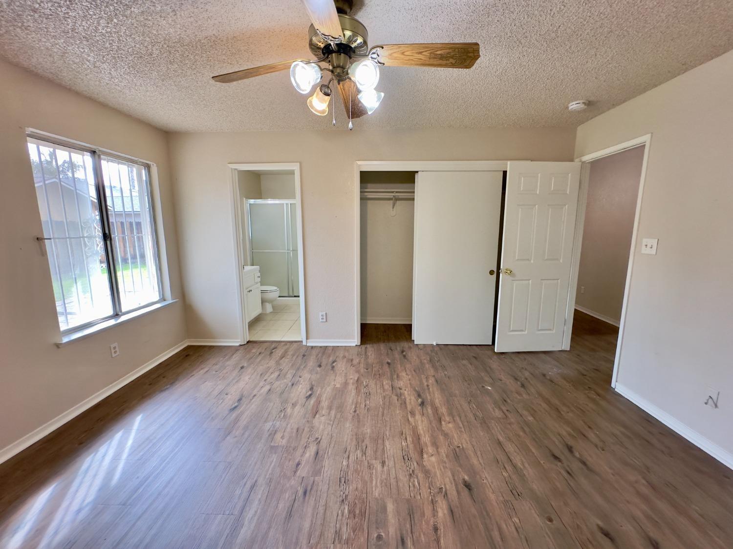 Detail Gallery Image 12 of 17 For 232 N Adrian Ave, Fresno,  CA 93727 - 3 Beds | 2 Baths