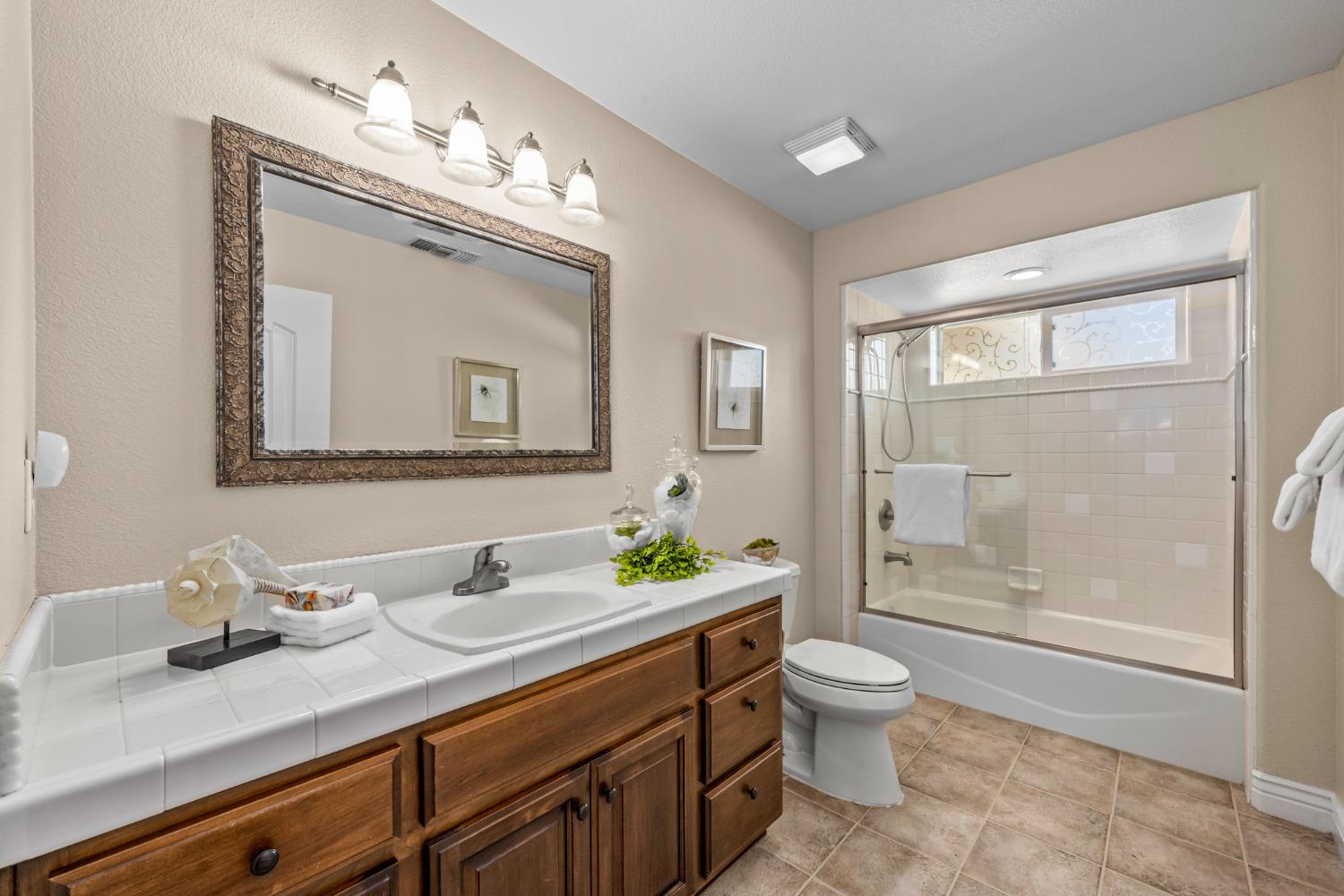 Detail Gallery Image 28 of 49 For 550 Riverview Dr, Auburn,  CA 95603 - 4 Beds | 2 Baths