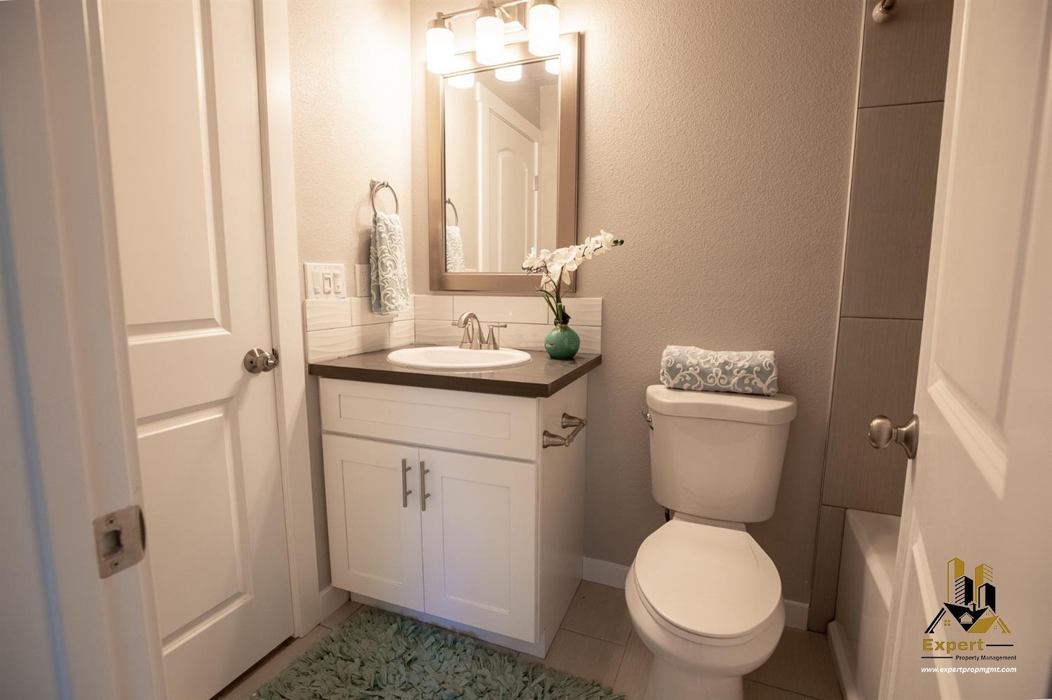 Detail Gallery Image 10 of 34 For 5109 Saint Lo Ct, Sacramento,  CA 95842 - 2 Beds | 1 Baths