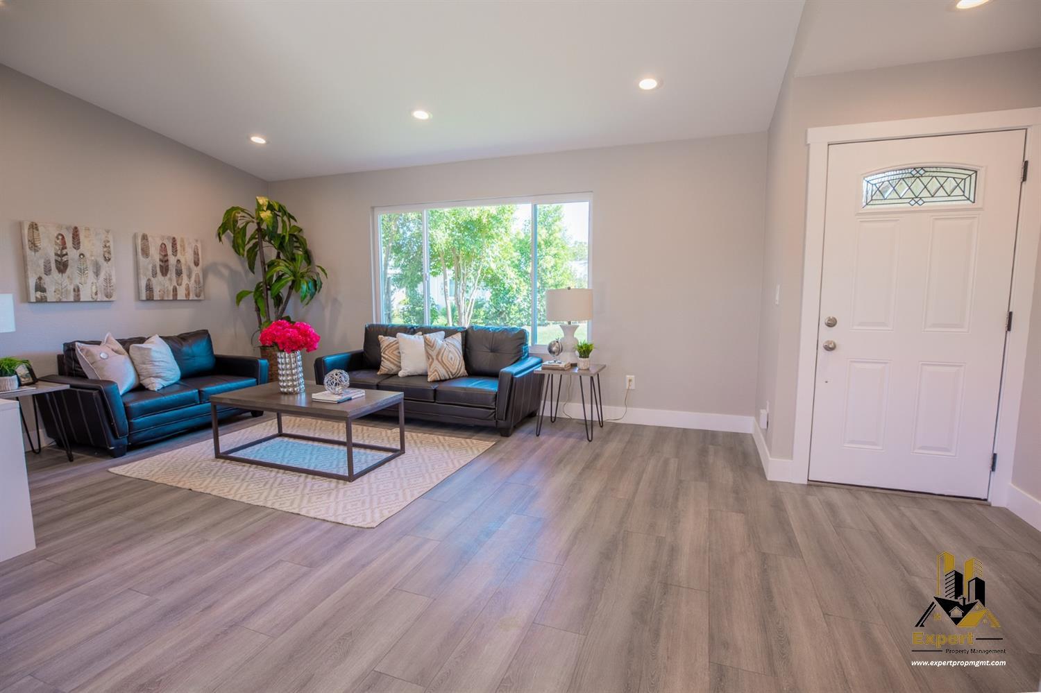 Detail Gallery Image 9 of 34 For 5109 Saint Lo Ct, Sacramento,  CA 95842 - 2 Beds | 1 Baths