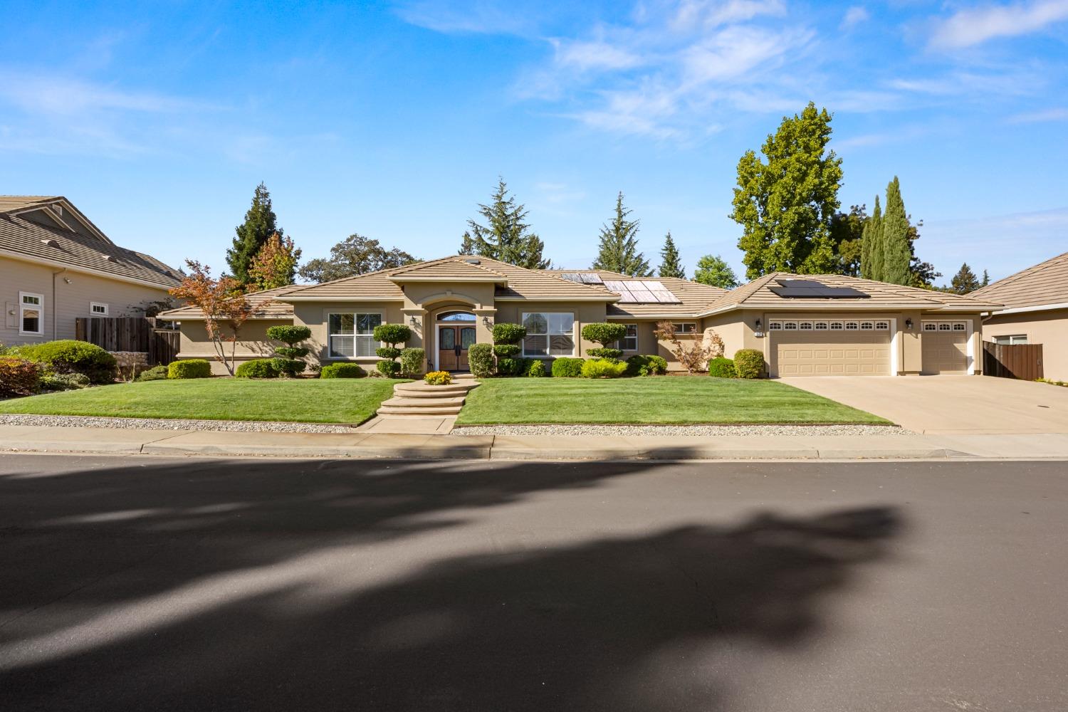 Photo of 550 Riverview Dr in Auburn, CA