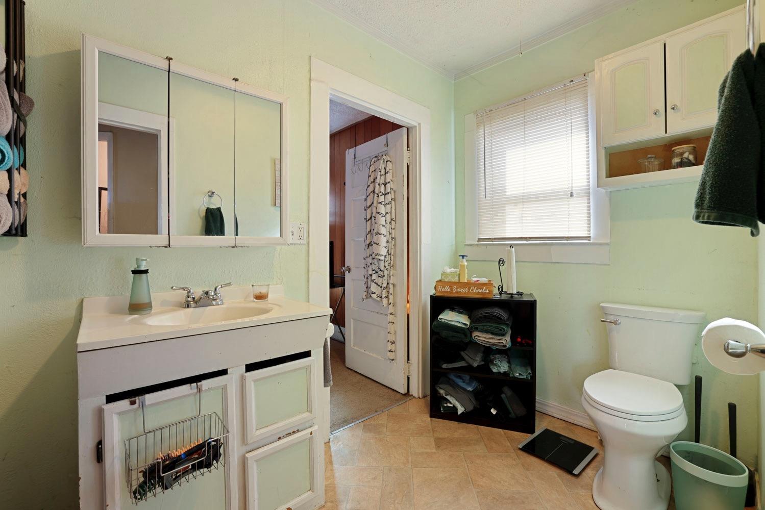 Detail Gallery Image 15 of 37 For 130 2nd St, Ripon,  CA 95366 - 2 Beds | 2 Baths