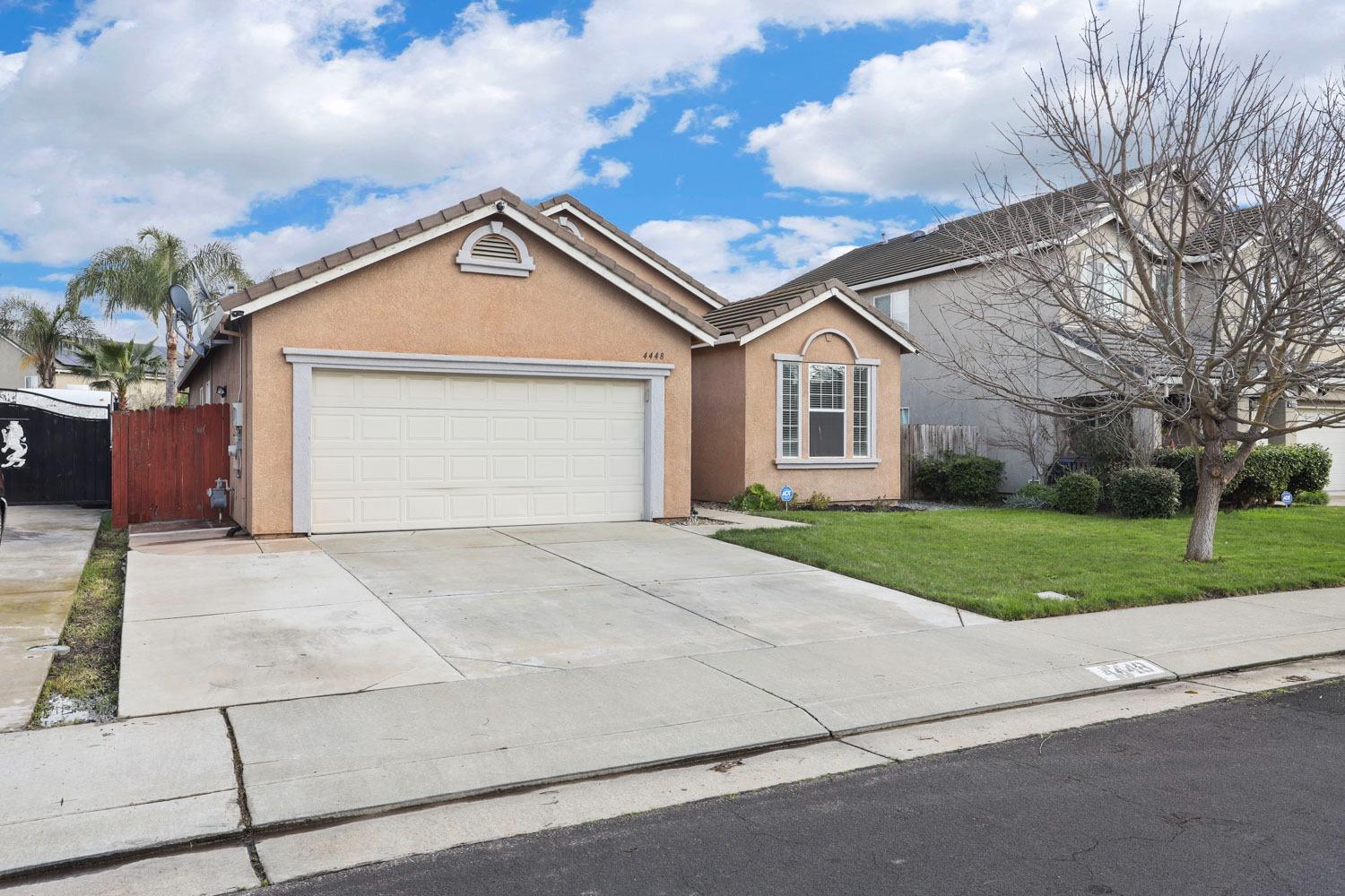 Detail Gallery Image 1 of 1 For 4448 Giselle Ln, Stockton,  CA 95206 - 3 Beds | 2 Baths