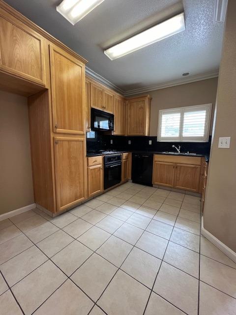 Detail Gallery Image 8 of 22 For 1343 Lilac St, Lodi,  CA 95242 - 3 Beds | 2/1 Baths
