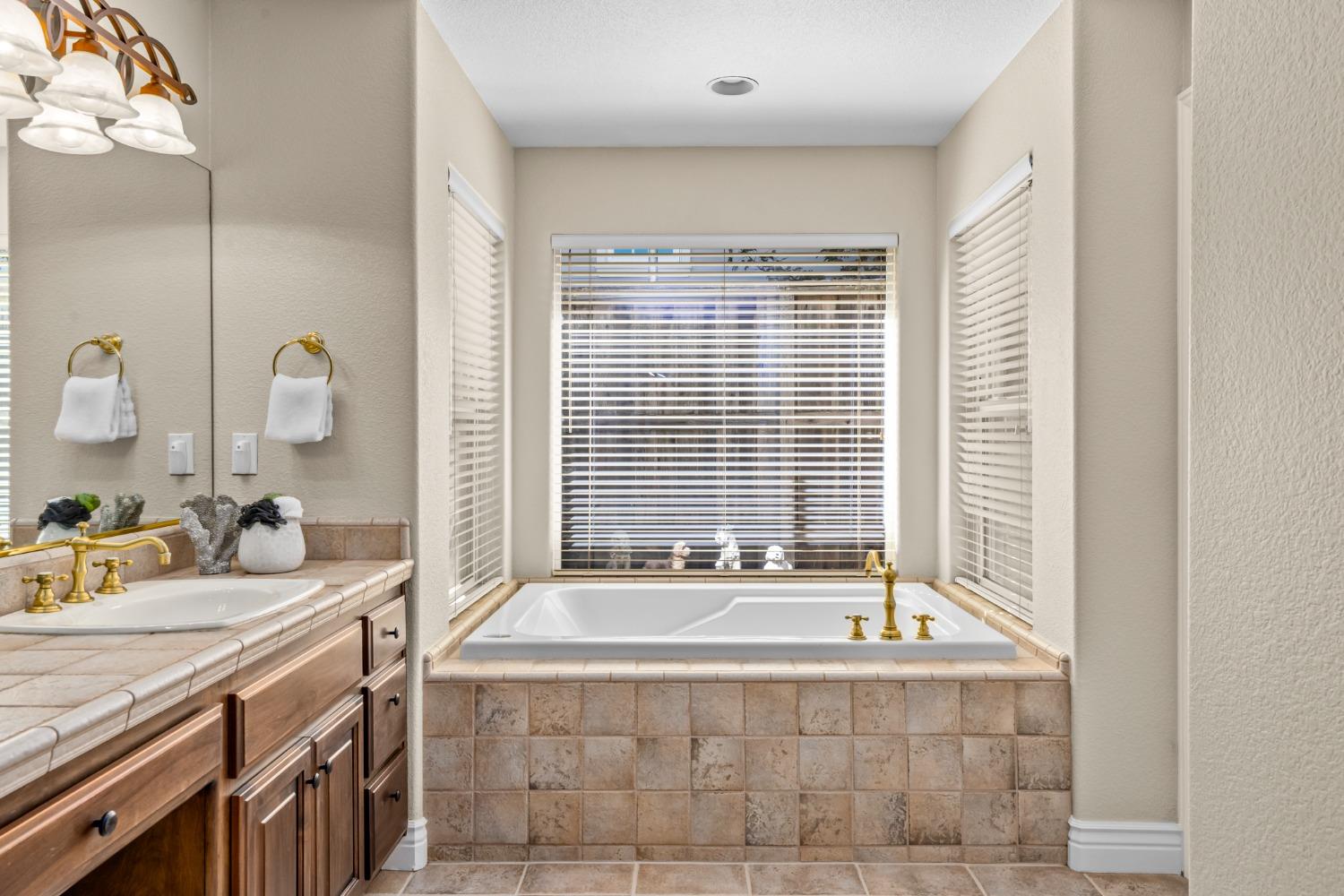 Detail Gallery Image 36 of 49 For 550 Riverview Dr, Auburn,  CA 95603 - 4 Beds | 2 Baths