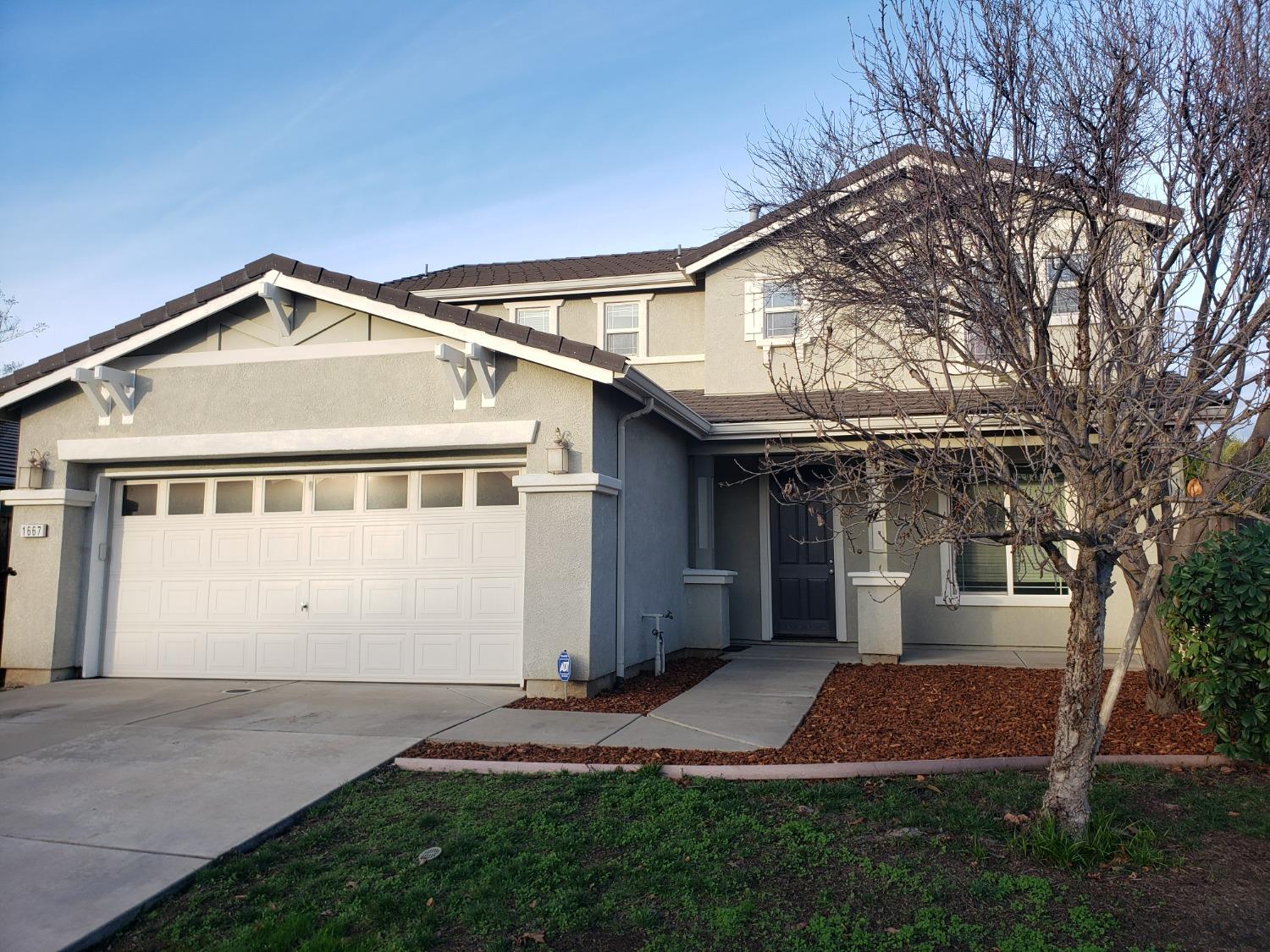 Detail Gallery Image 1 of 1 For 1667 Guildford Way, Plumas Lake,  CA 95961 - 4 Beds | 2/1 Baths