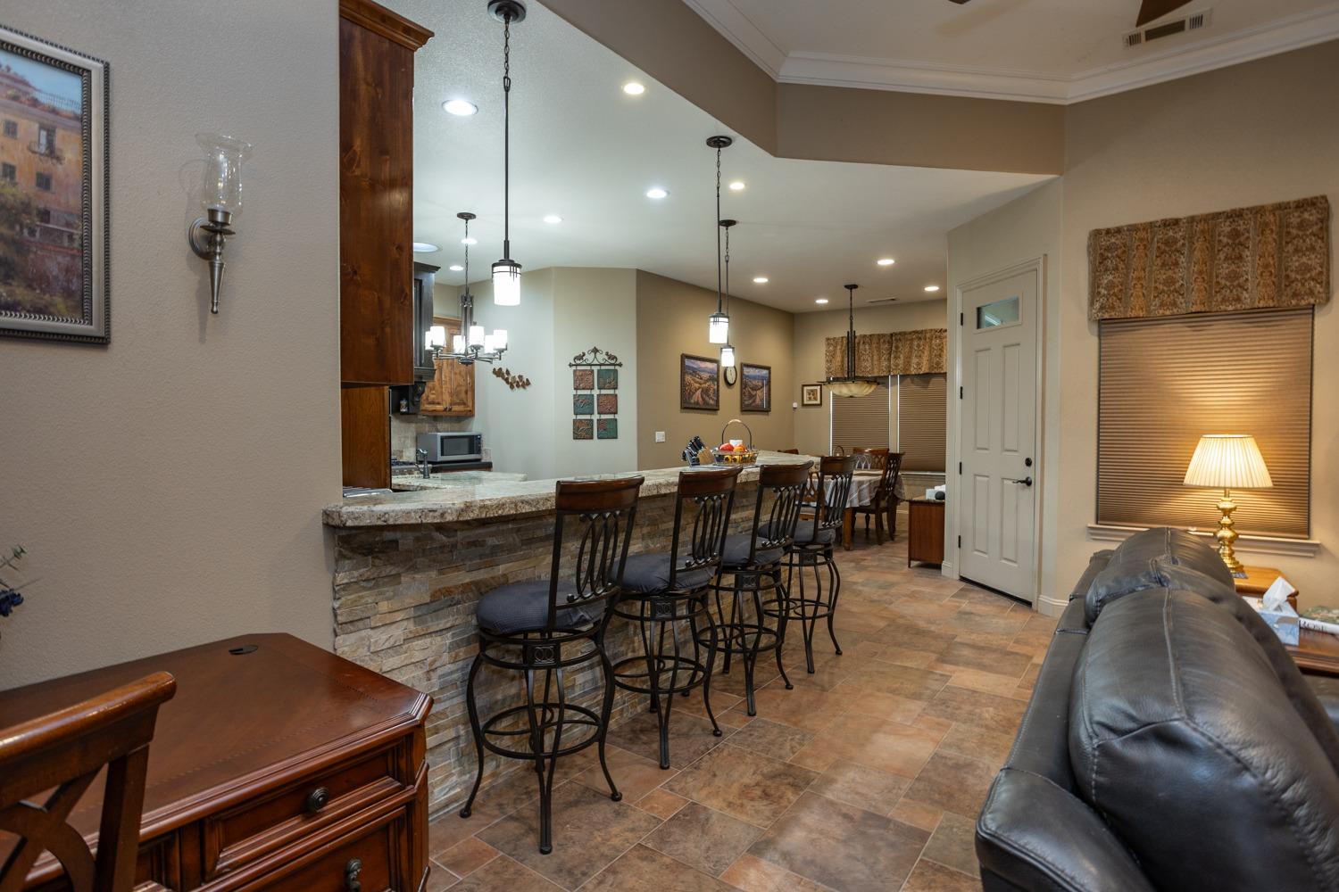 Detail Gallery Image 9 of 40 For 7243 Autrey Ct, Oakdale,  CA 95361 - 4 Beds | 3/2 Baths