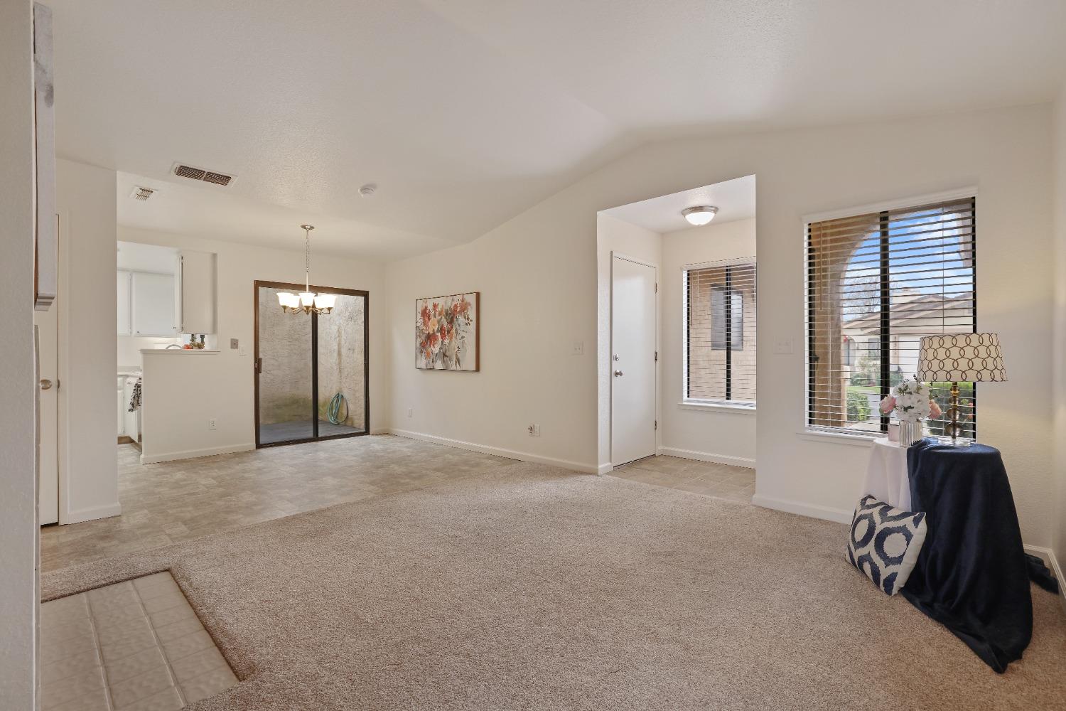 Detail Gallery Image 9 of 37 For 1305 Trinity Way, Turlock,  CA 95382 - 2 Beds | 2 Baths