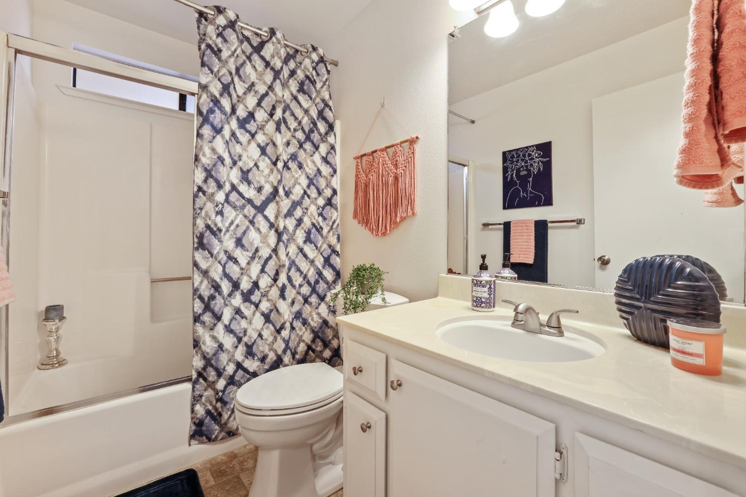 Detail Gallery Image 15 of 37 For 1305 Trinity Way, Turlock,  CA 95382 - 2 Beds | 2 Baths