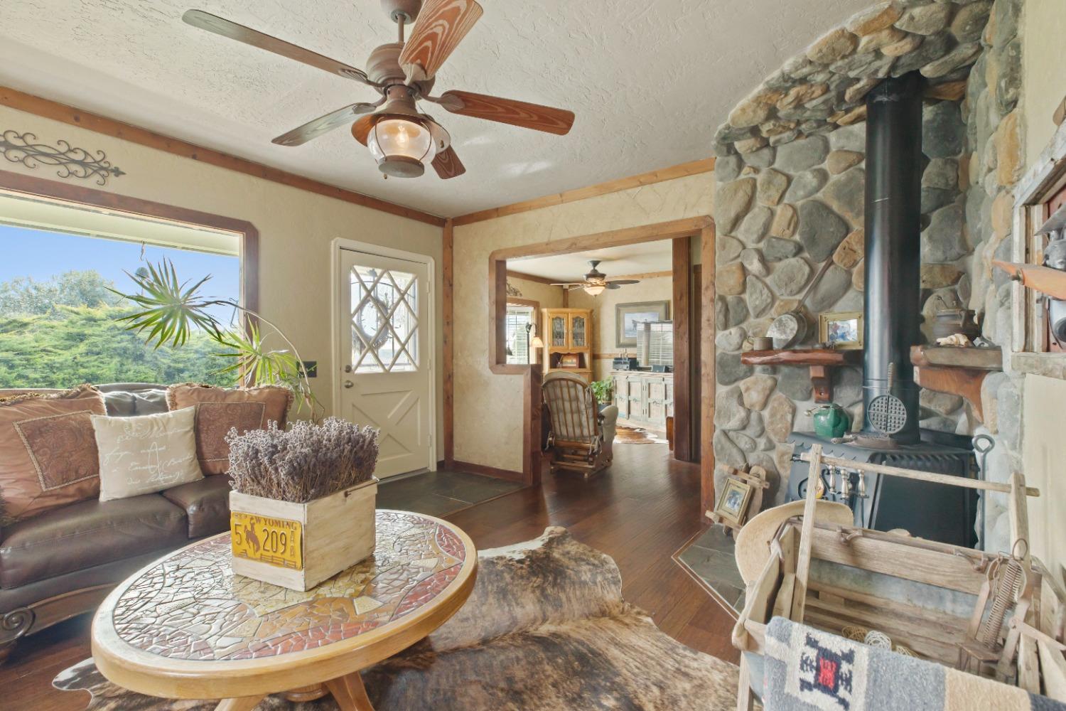 Detail Gallery Image 13 of 98 For 10725 Pellerin Rd, Waterford,  CA 95386 - 4 Beds | 2 Baths