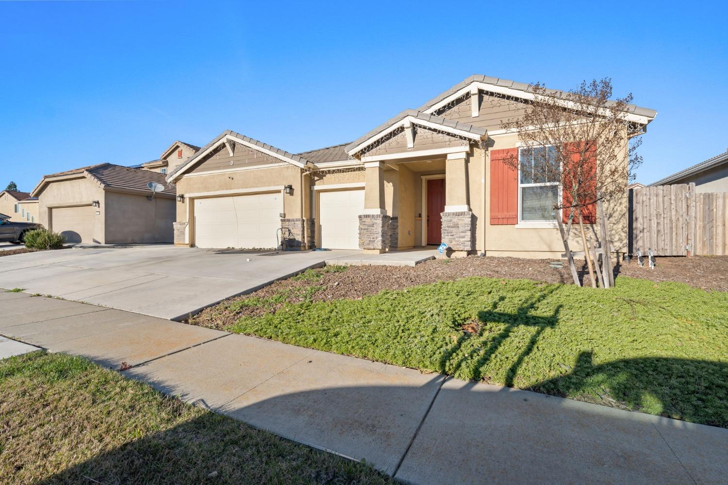 Detail Gallery Image 1 of 33 For 1149 Oxbow Ct, Plumas Lake,  CA 95961 - 3 Beds | 2/1 Baths
