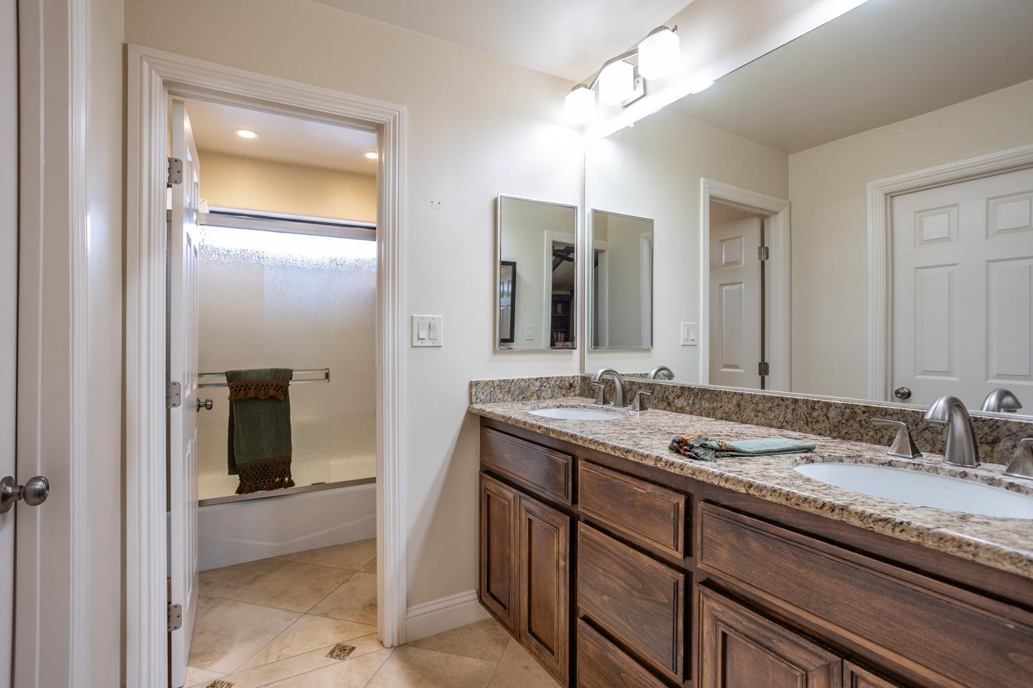 Detail Gallery Image 17 of 29 For 7444 Del Cielo Way, Modesto,  CA 95356 - 3 Beds | 2/1 Baths