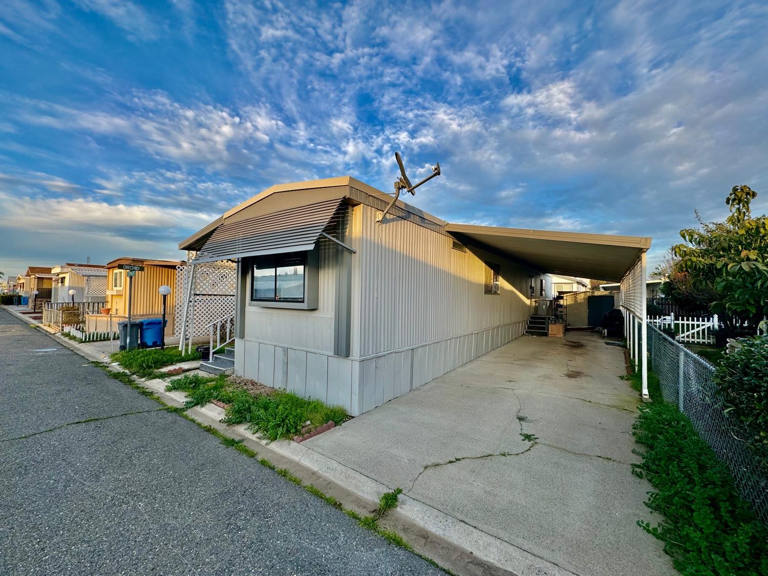 Photo of 1155 Pease Rd #402 in Yuba City, CA