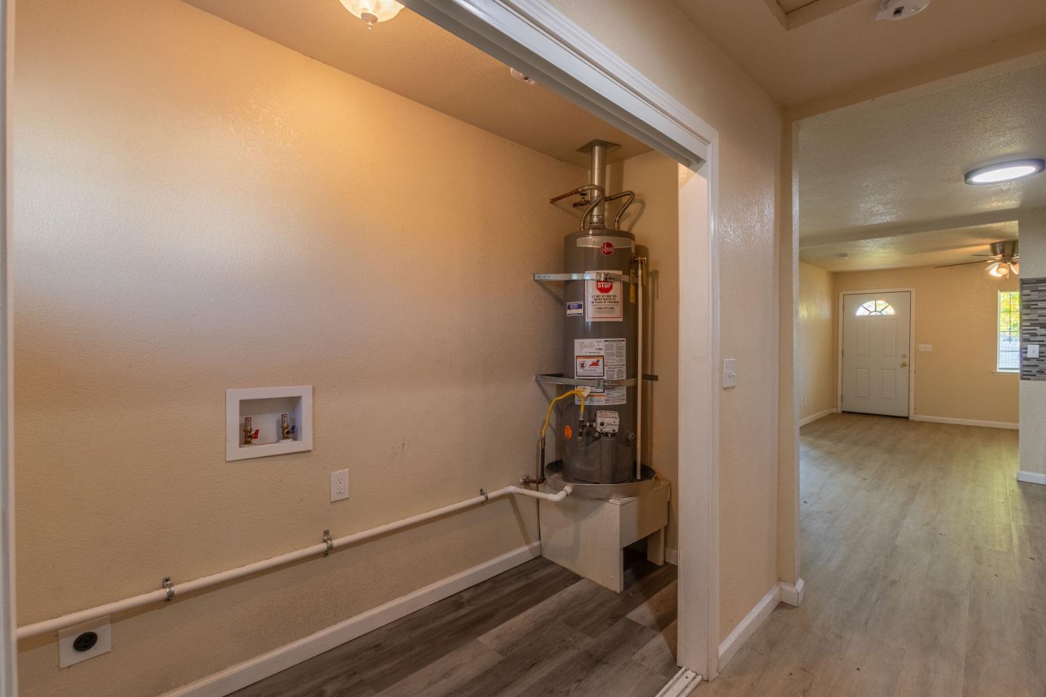 Detail Gallery Image 14 of 18 For 2142 S Laurel St, Stockton,  CA 95206 - 2 Beds | 2 Baths