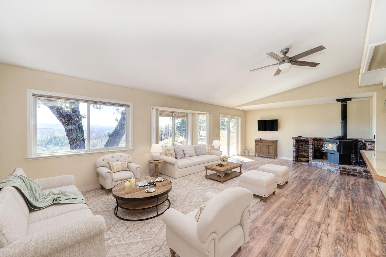 Detail Gallery Image 9 of 33 For 6440 Hidden Treasure Rd, Foresthill,  CA 95631 - 3 Beds | 2 Baths