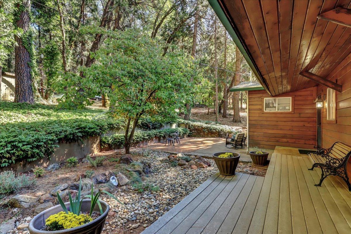 Detail Gallery Image 5 of 85 For 14322 Meadow Dr, Grass Valley,  CA 95945 - 3 Beds | 2 Baths