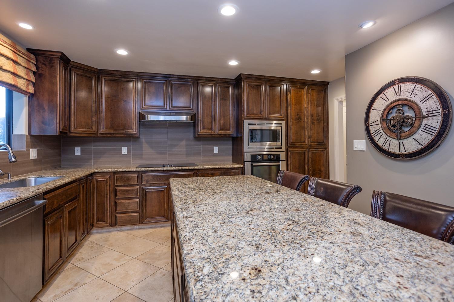 Detail Gallery Image 10 of 29 For 7444 Del Cielo Way, Modesto,  CA 95356 - 3 Beds | 2/1 Baths