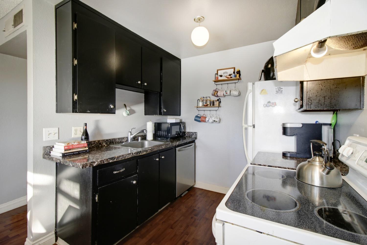 Detail Gallery Image 16 of 32 For 4332 Pacific Ave #30,  Stockton,  CA 95207 - 2 Beds | 1 Baths