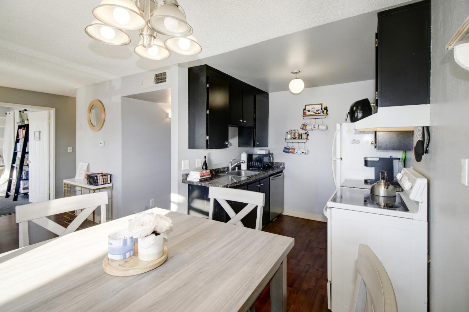 Detail Gallery Image 15 of 32 For 4332 Pacific Ave #30,  Stockton,  CA 95207 - 2 Beds | 1 Baths