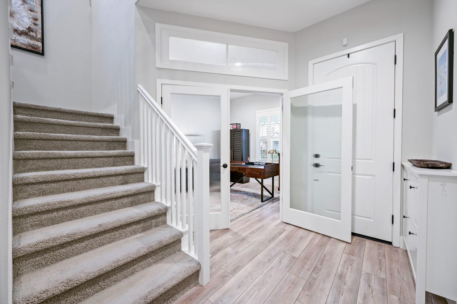 5Th Avenue, Sacramento, CA, 95818-
