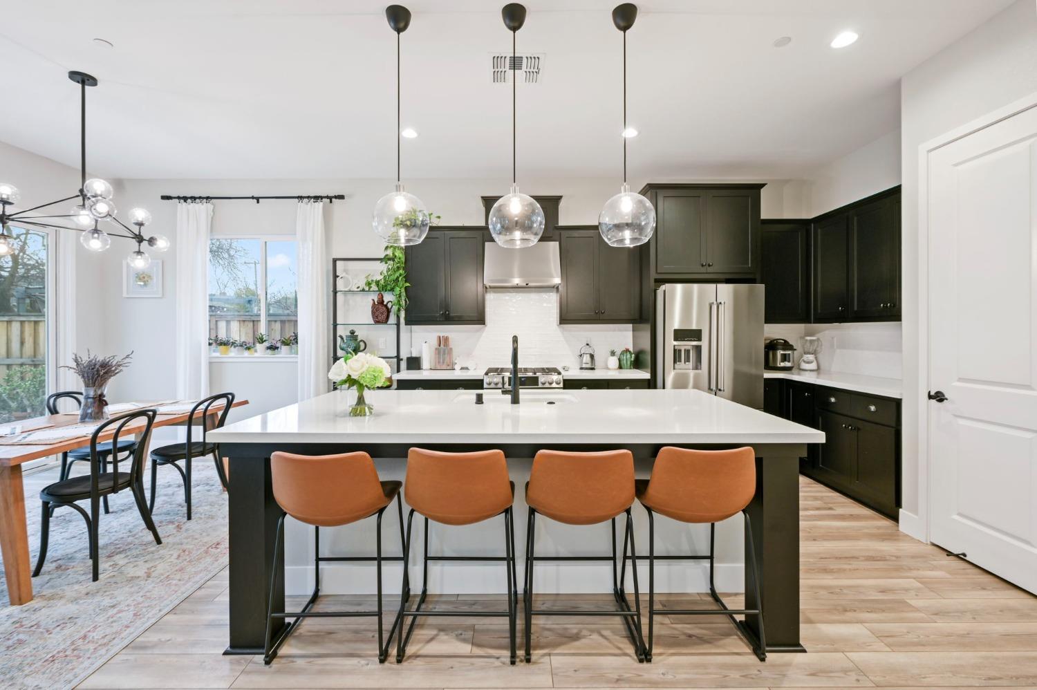 5Th Avenue, Sacramento, CA, 95818-