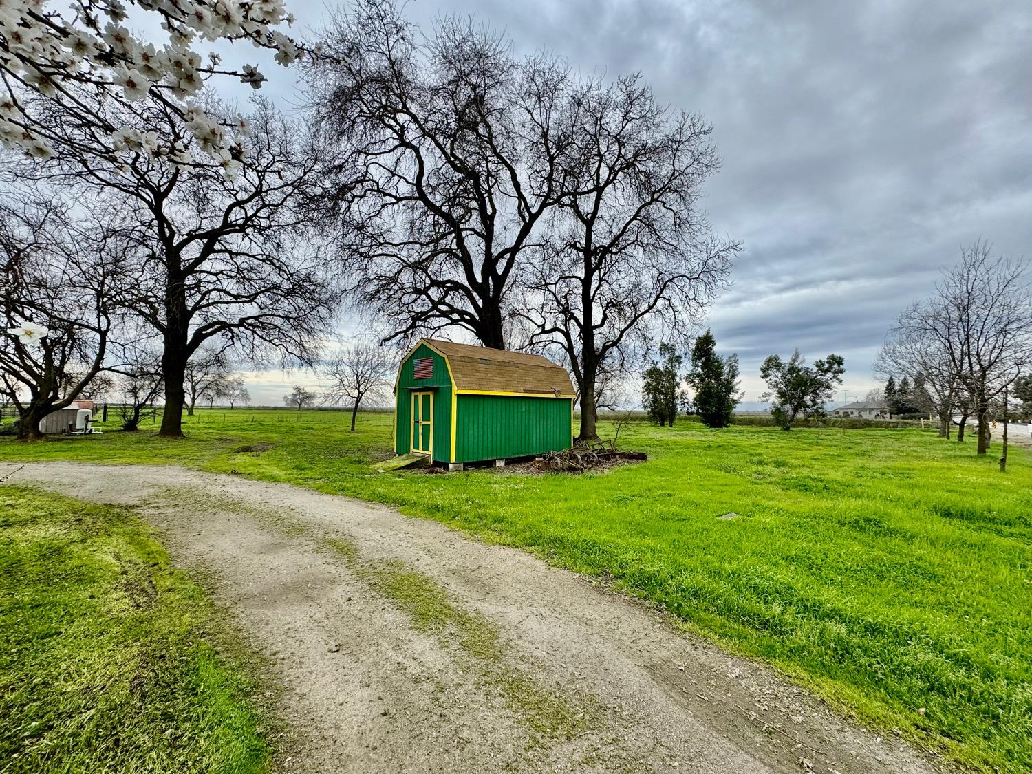 Lincoln Road, Yuba City, California image 4