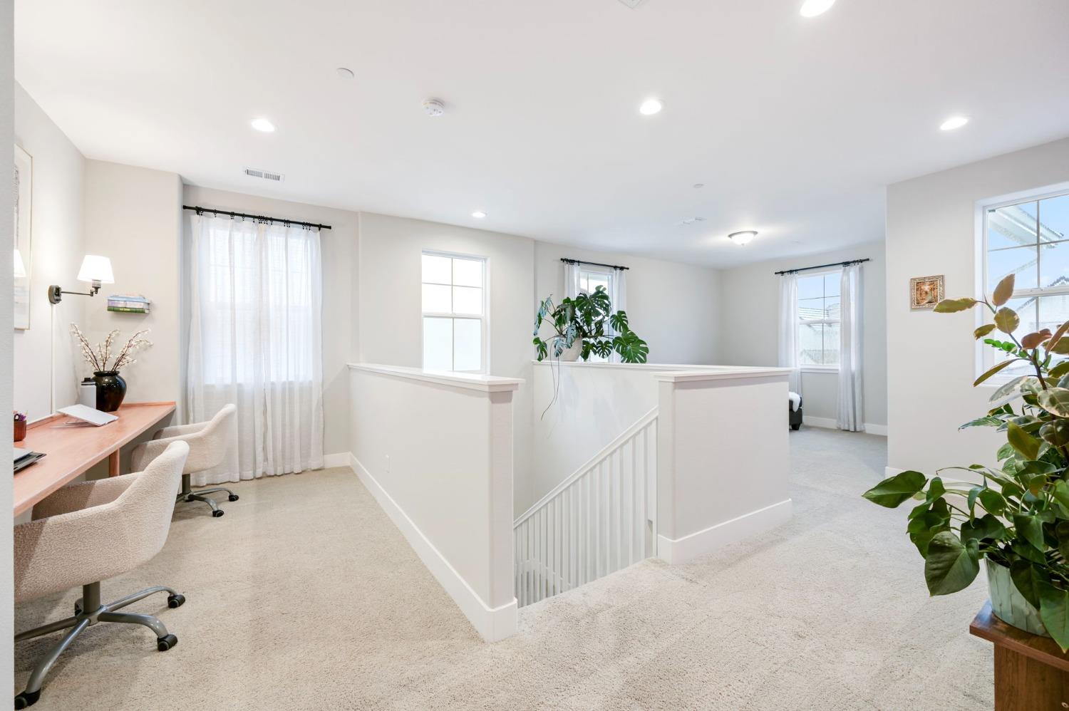 5Th Avenue, Sacramento, CA, 95818-