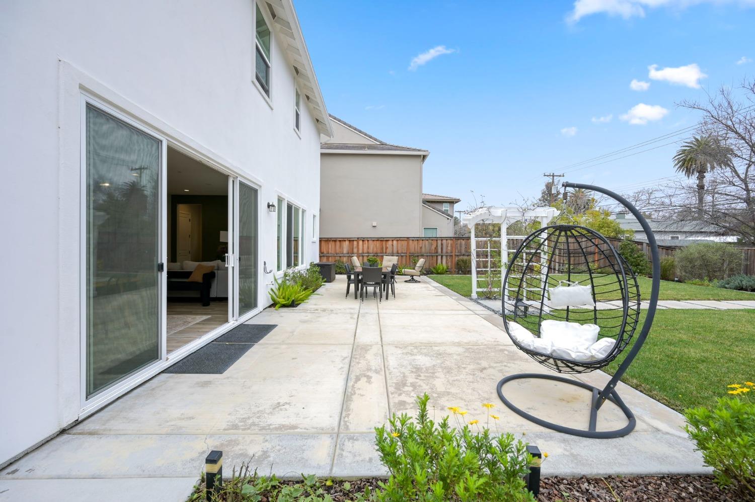 5Th Avenue, Sacramento, CA, 95818-