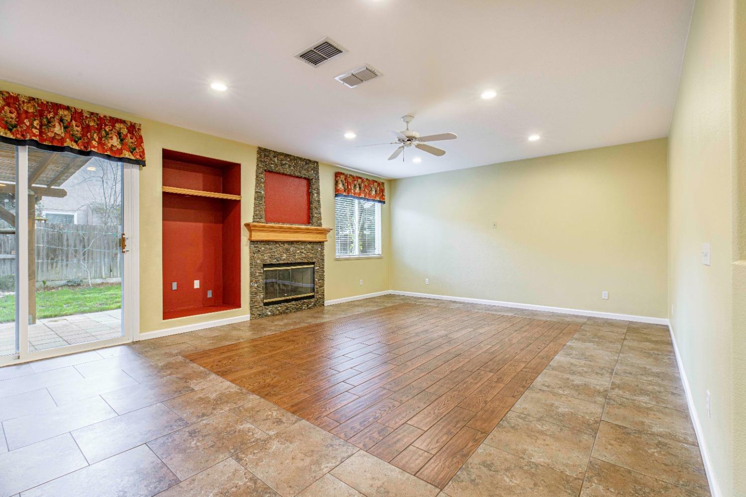 Detail Gallery Image 13 of 51 For 1620 Rose Garden Ct, Modesto,  CA 95356 - 4 Beds | 2/1 Baths