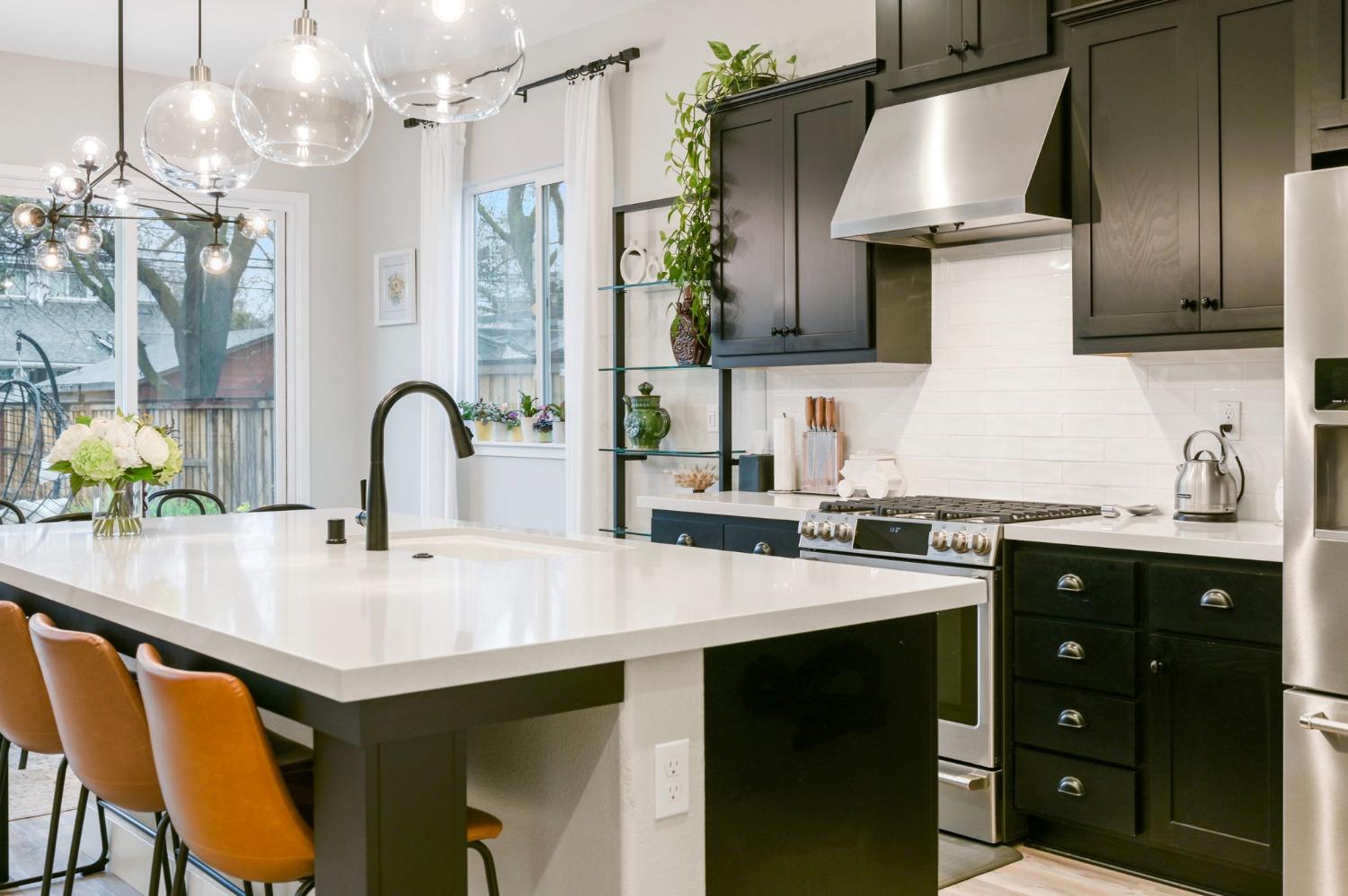 5Th Avenue, Sacramento, CA, 95818-