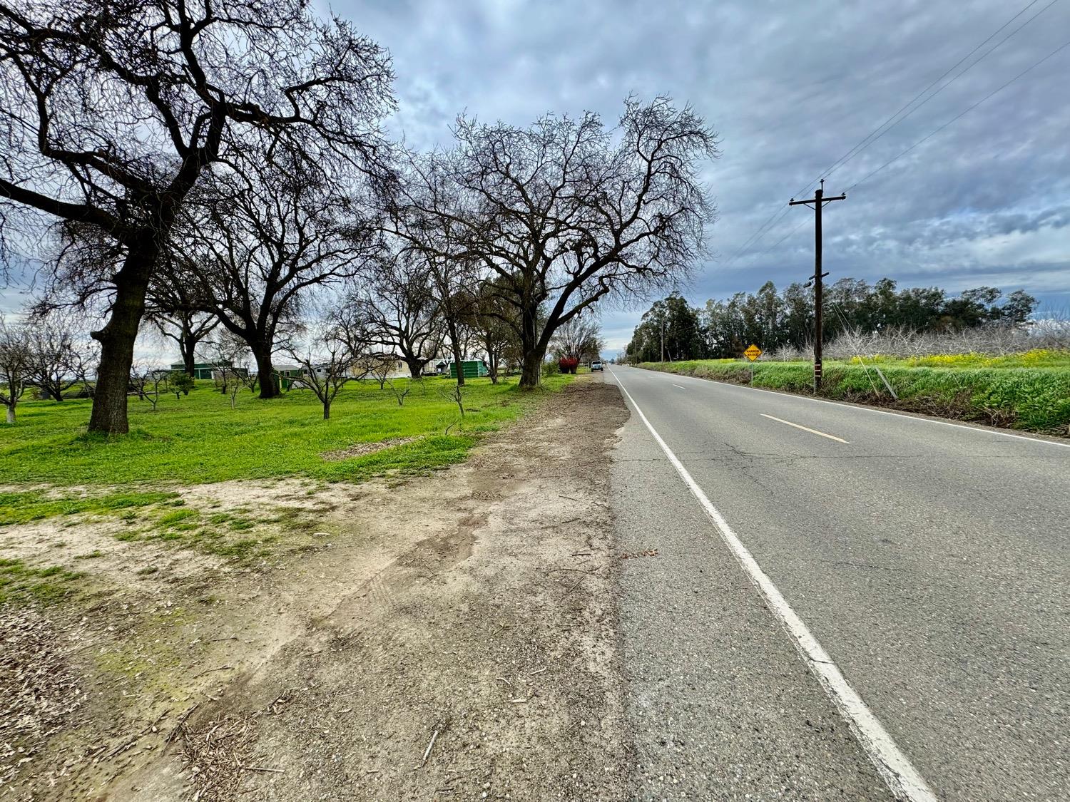 Lincoln Road, Yuba City, California image 13