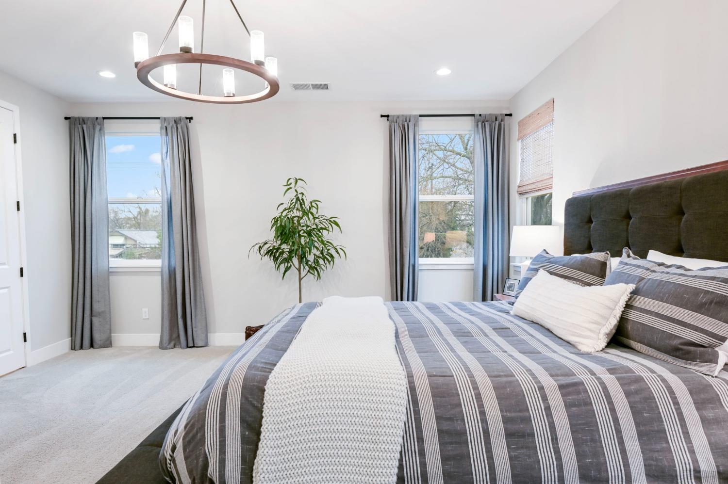 5Th Avenue, Sacramento, CA, 95818-