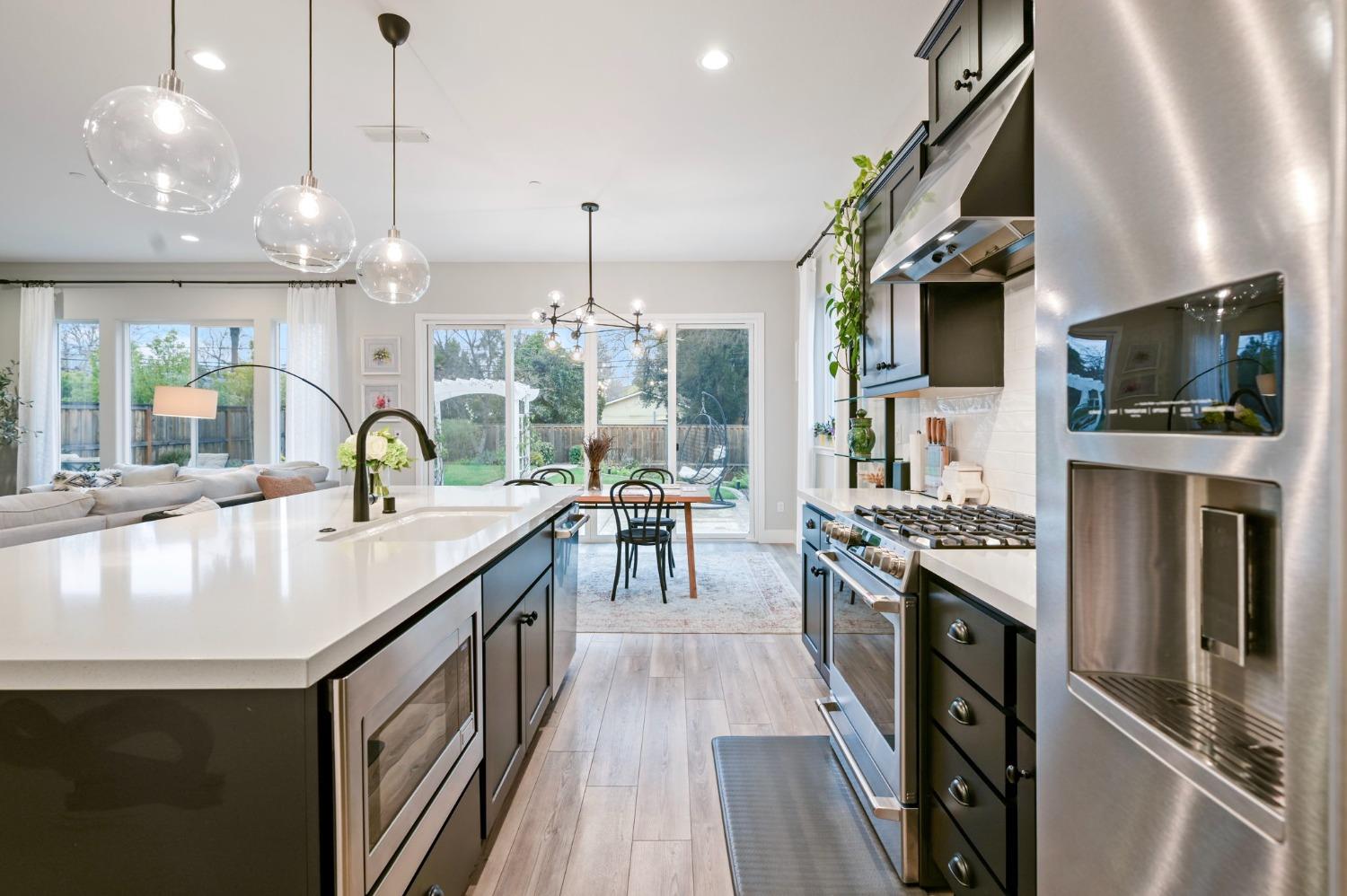 5Th Avenue, Sacramento, CA, 95818-