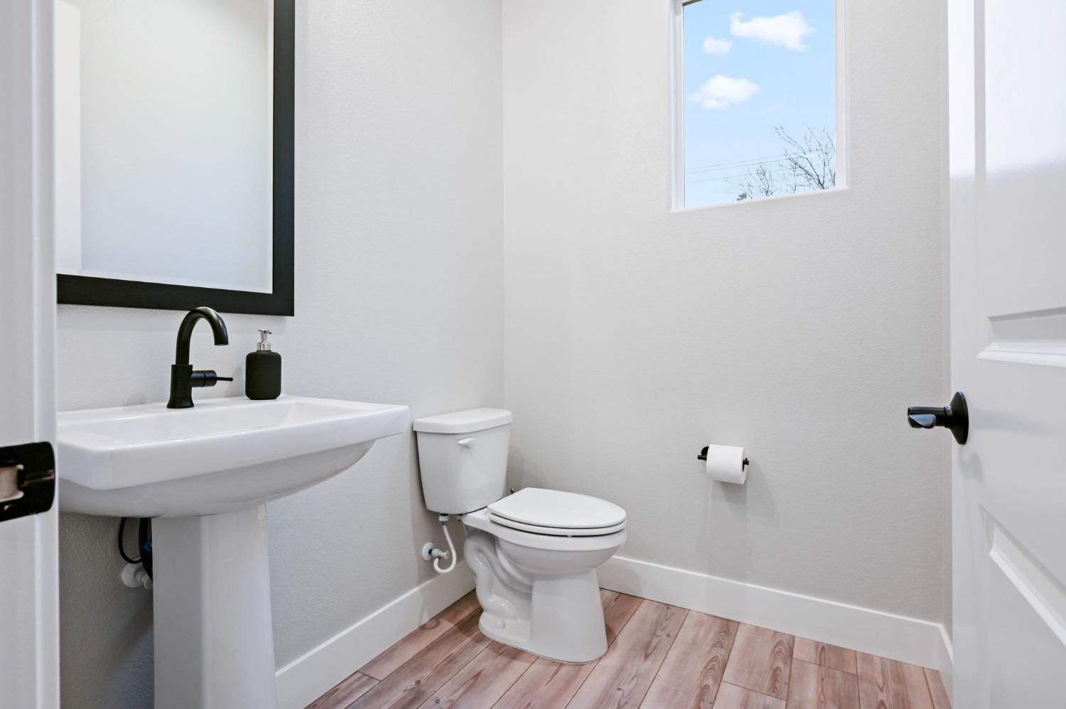 5Th Avenue, Sacramento, CA, 95818-