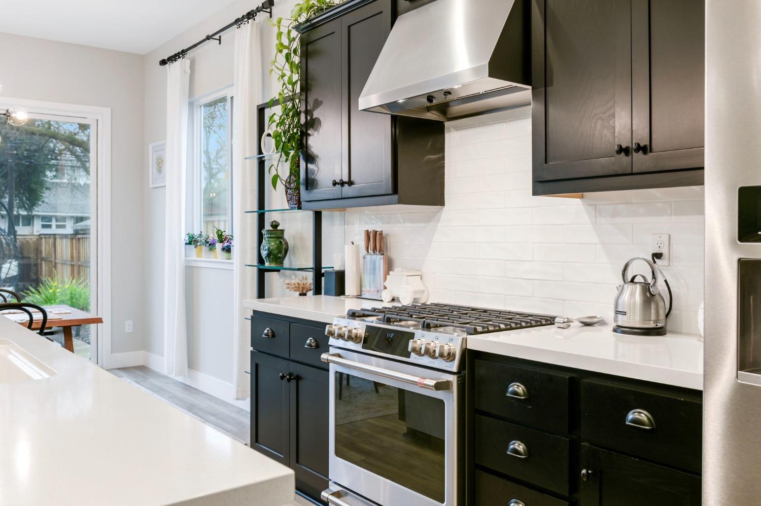 5Th Avenue, Sacramento, CA, 95818-