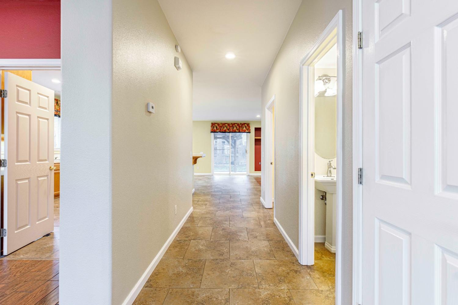 Detail Gallery Image 15 of 51 For 1620 Rose Garden Ct, Modesto,  CA 95356 - 4 Beds | 2/1 Baths