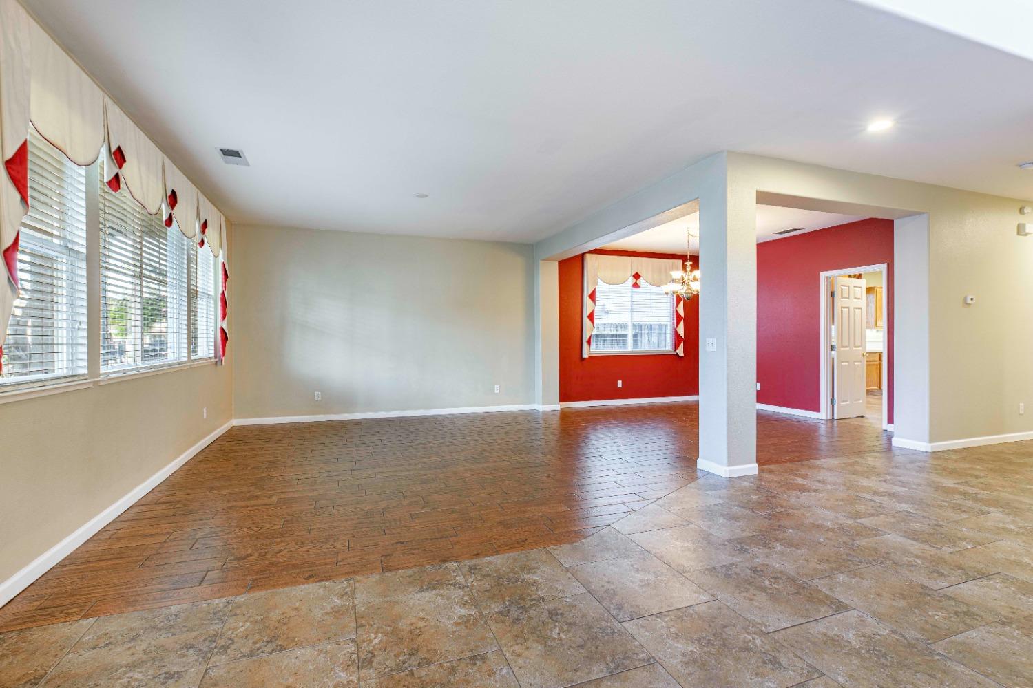 Detail Gallery Image 16 of 51 For 1620 Rose Garden Ct, Modesto,  CA 95356 - 4 Beds | 2/1 Baths