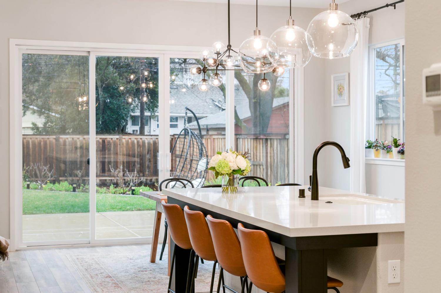 5Th Avenue, Sacramento, CA, 95818-