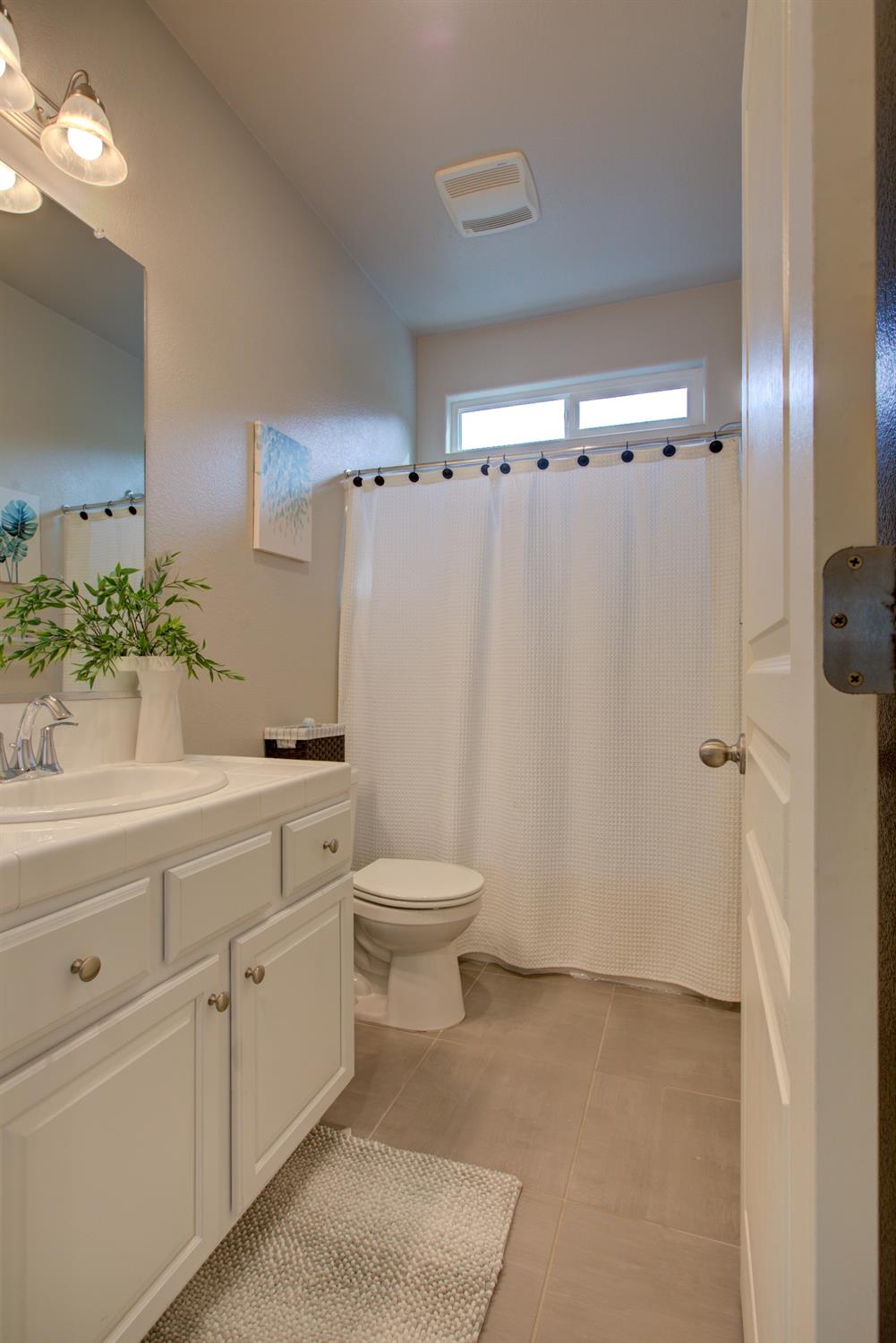 Detail Gallery Image 14 of 21 For 171 Barker Ln, Merced,  CA 95348 - 3 Beds | 2 Baths
