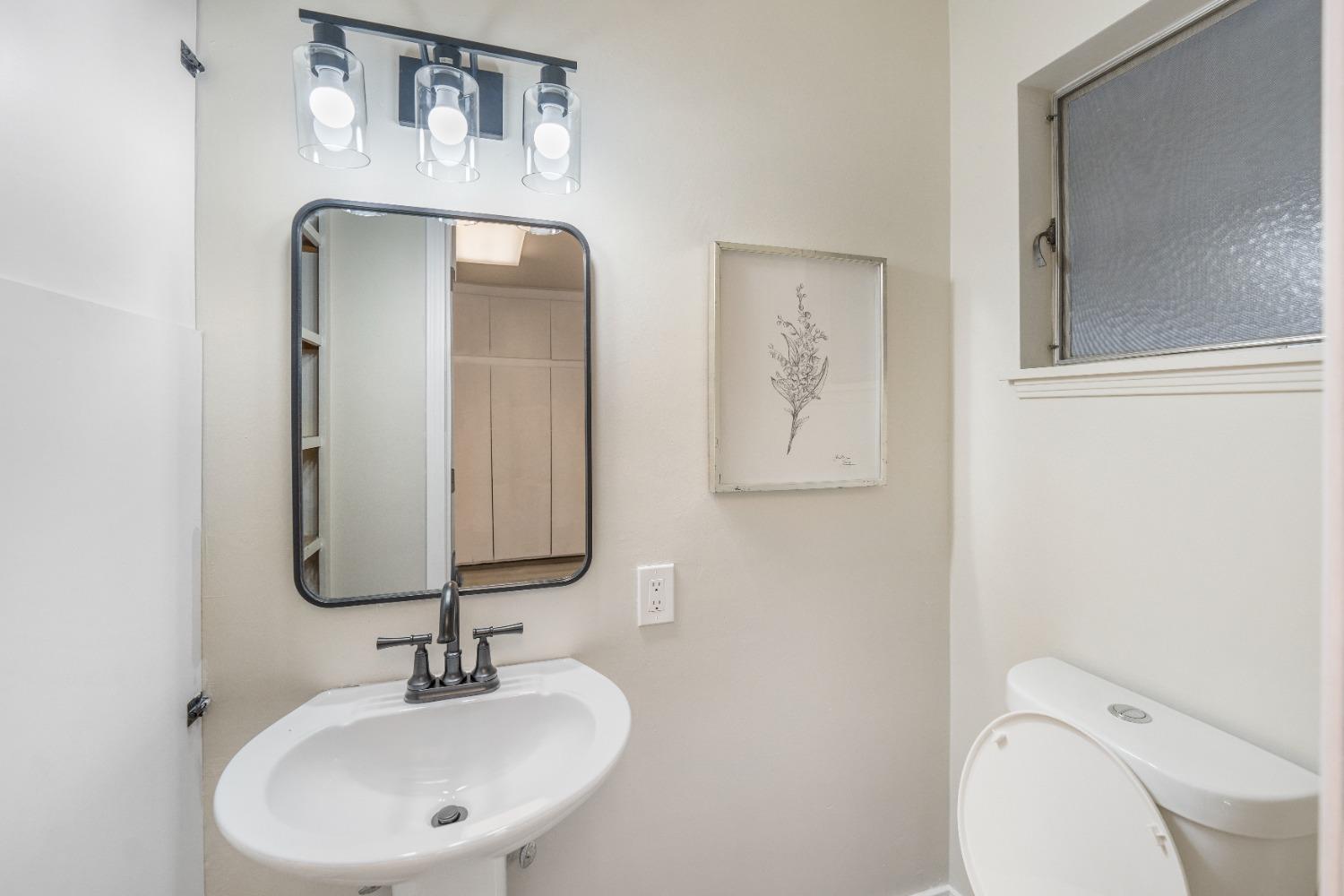 Detail Gallery Image 34 of 45 For 1412 Fordham Ave, Modesto,  CA 95350 - 3 Beds | 2/2 Baths