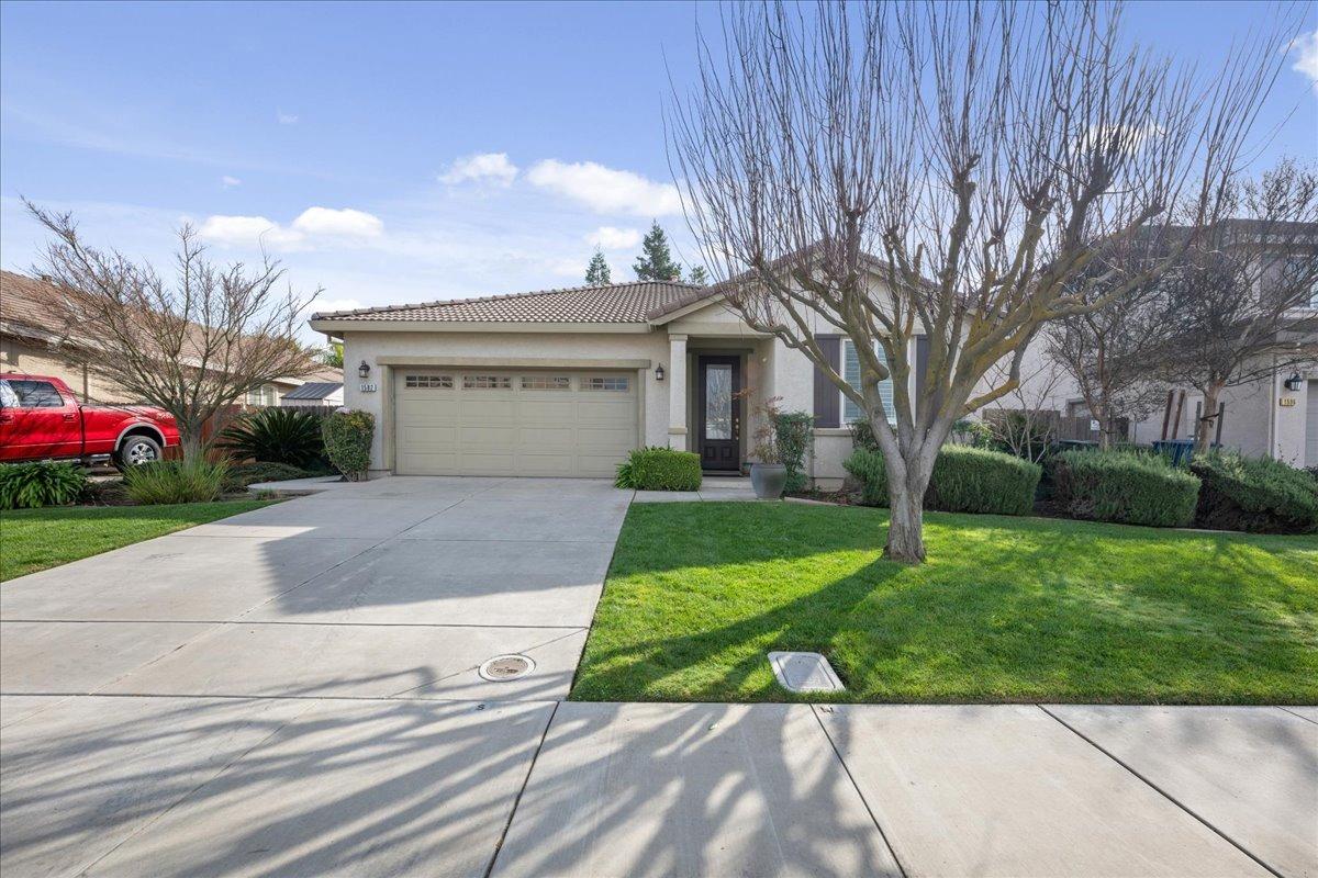 Detail Gallery Image 1 of 1 For 1582 Topiary Dr, Manteca,  CA 95337 - 3 Beds | 2 Baths