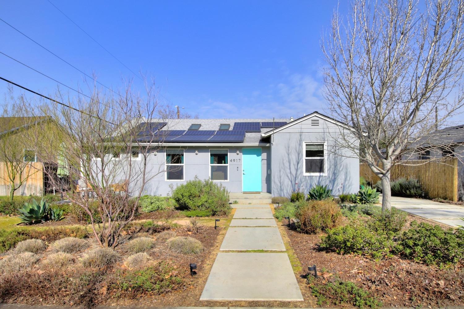 Detail Gallery Image 1 of 1 For 4917 Helen Way, Sacramento,  CA 95822 - 2 Beds | 1 Baths